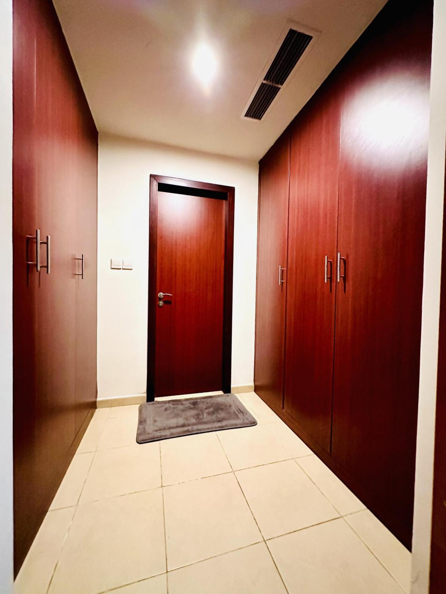 The Aero Hostel Dubaj Exteriér fotografie